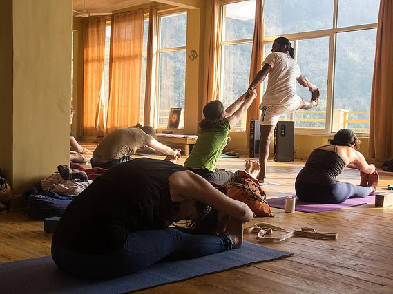 AYM Yoga School-Image12