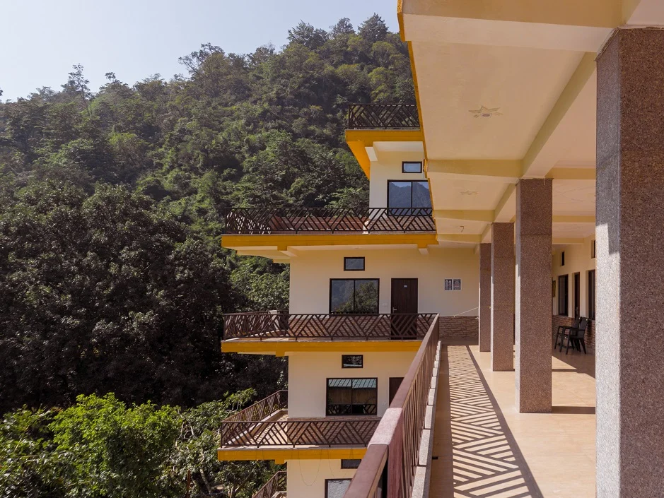 Living Yoga School-MainView