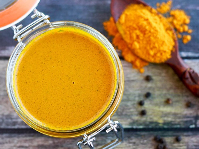 Turmeric Milk:  7 reasons to start drinking this today
